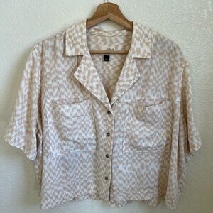 Short sleeve button down